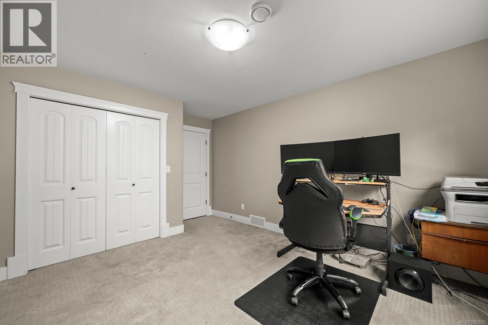2644 Kendal Ave - 68
