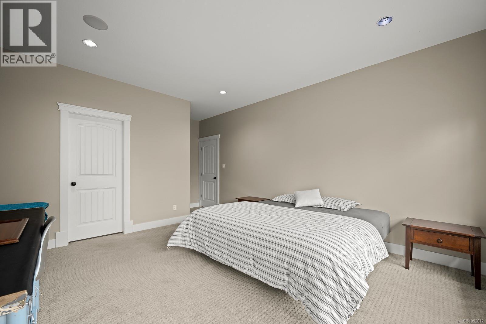 2644 Kendal Ave - 41
