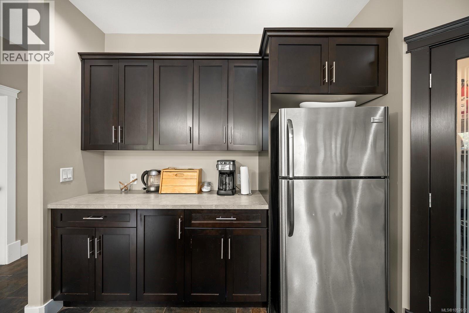2644 Kendal Ave - 19