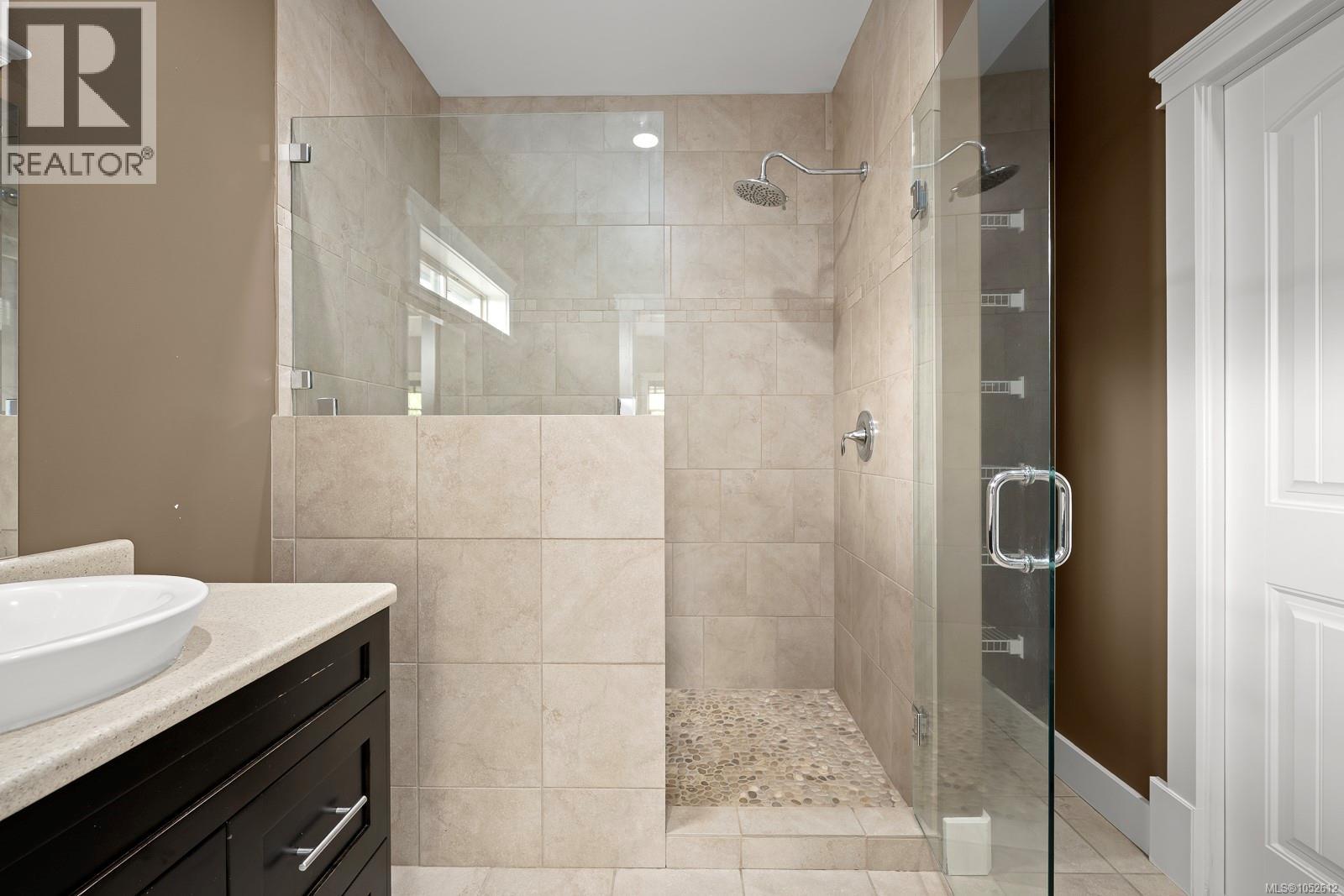 2644 Kendal Ave - 43
