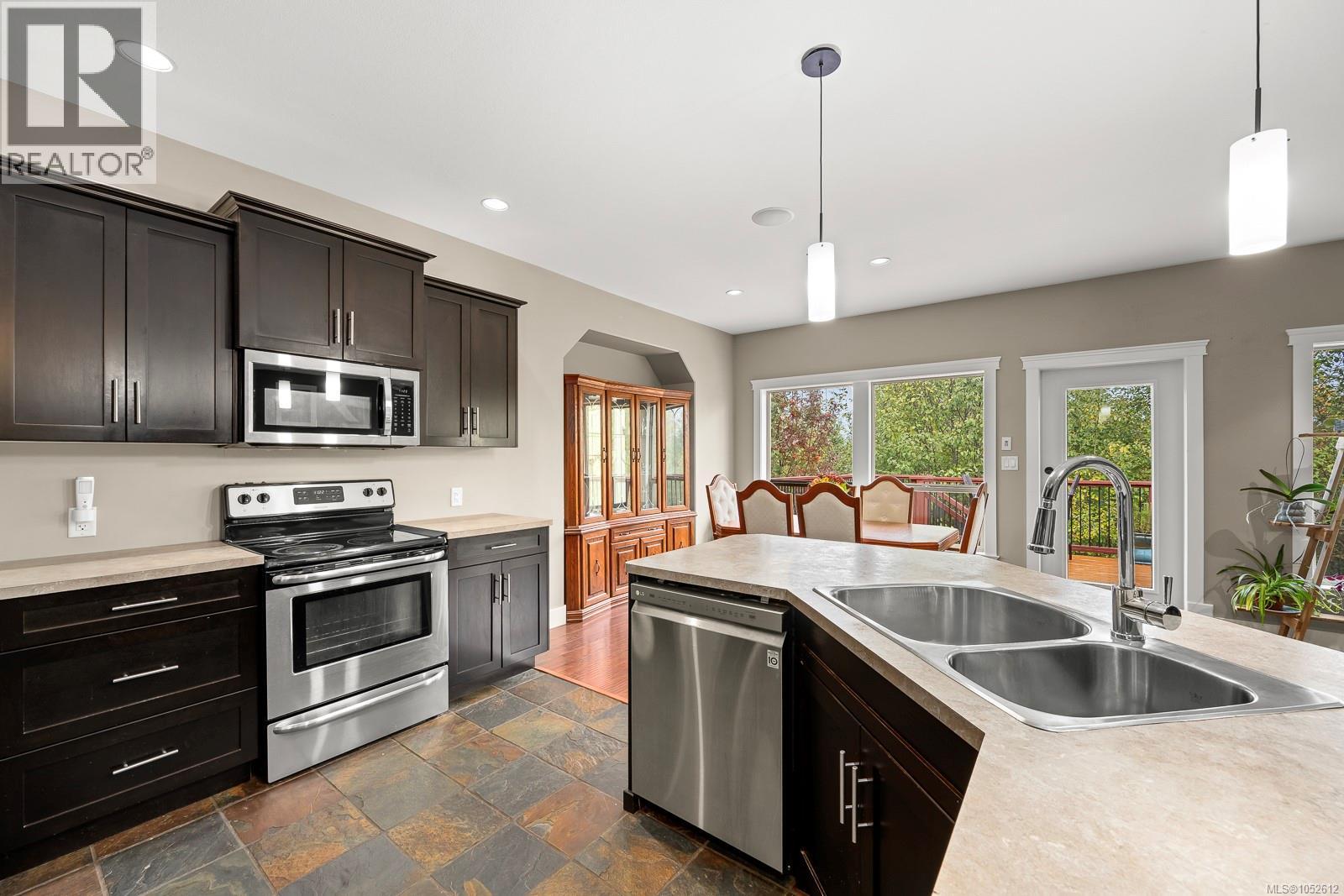2644 Kendal Ave - 25