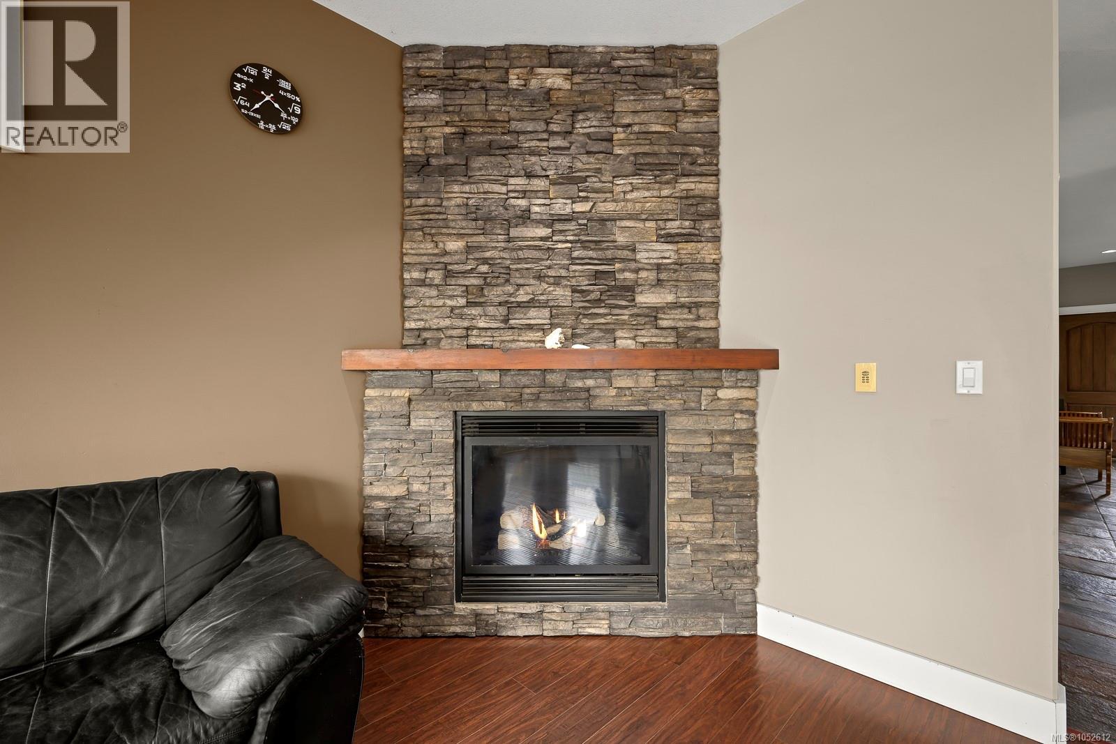 2644 Kendal Ave - 33