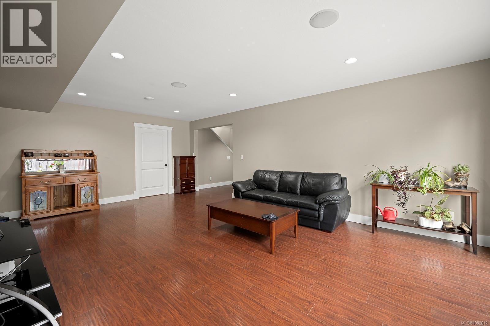 2644 Kendal Ave - 59