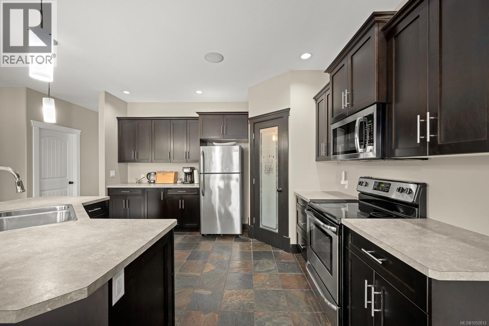 2644 Kendal Ave - 16