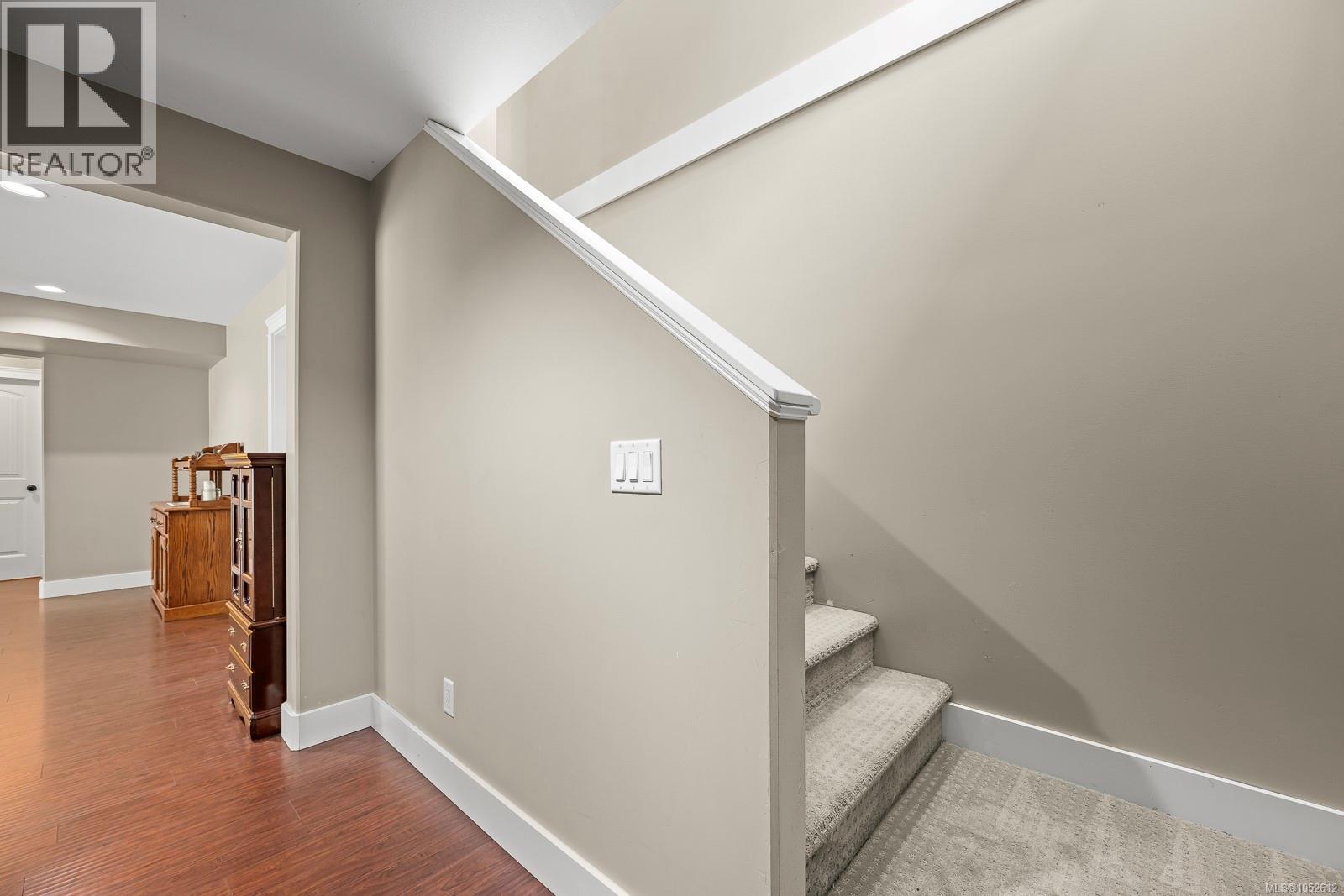 2644 Kendal Ave - 55