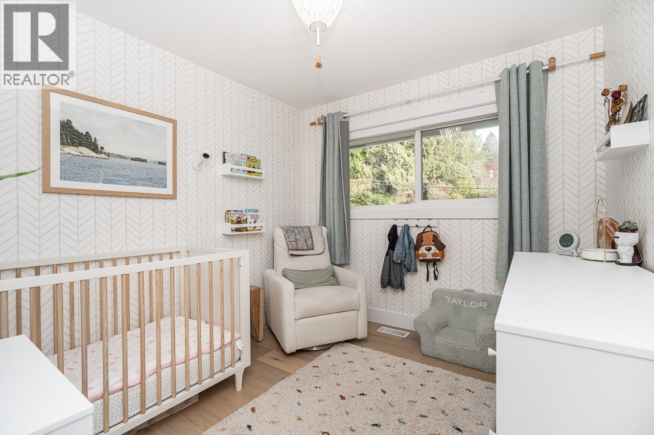 Photo 19 of 35