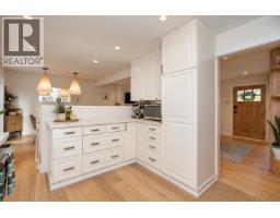 1361 E 15th Street, North Vancouver, BC V7J1K9 Photo 13