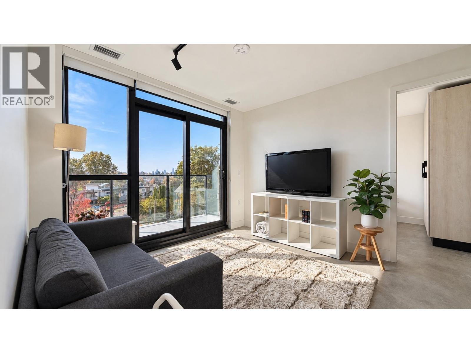 Photo of 406 3996 DUMFRIES STREET 7