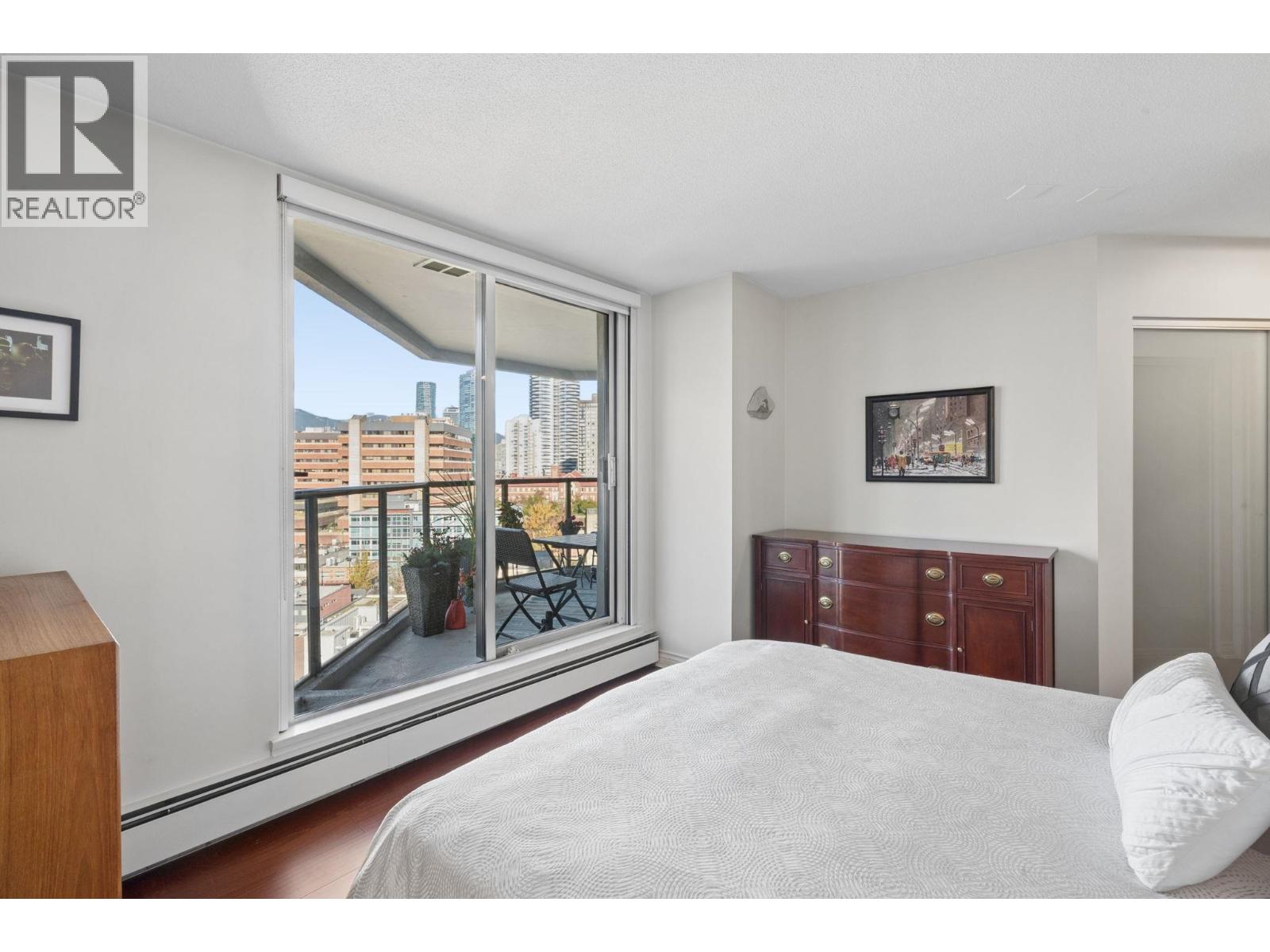 Photo of 1403 1010 BURNABY STREET 17