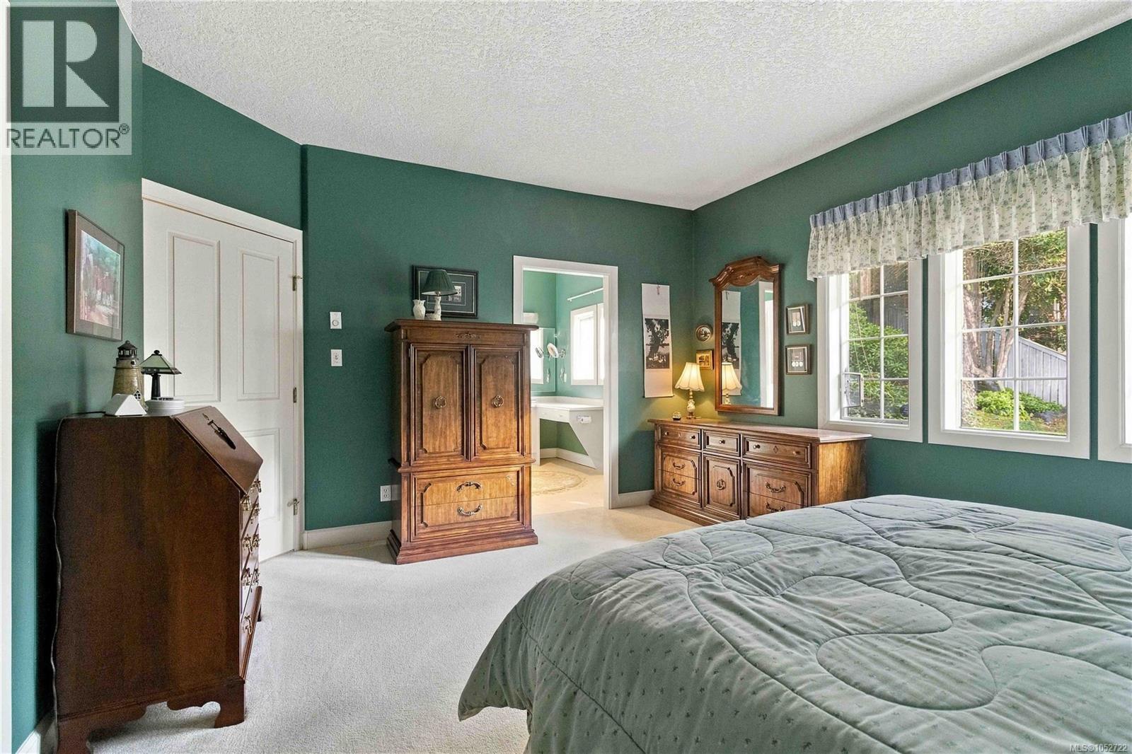 7 1029 Belmont Avenue, Victoria