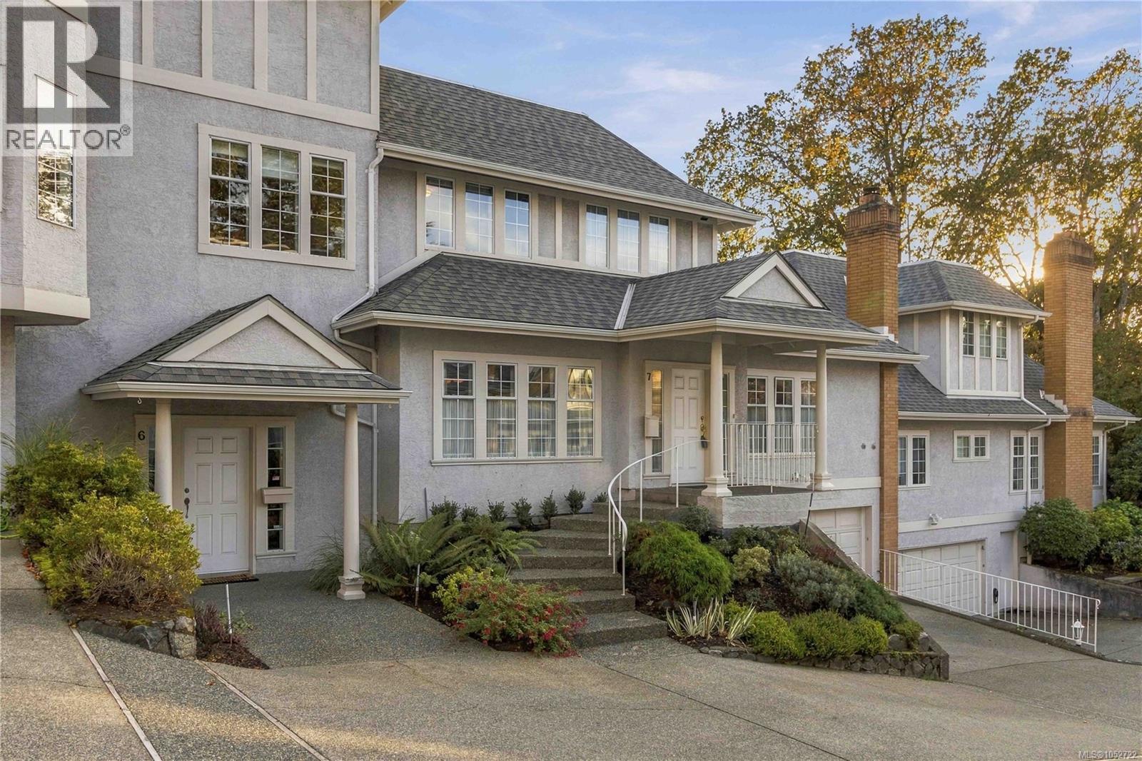 #7 1027 Belmont Ave - 2