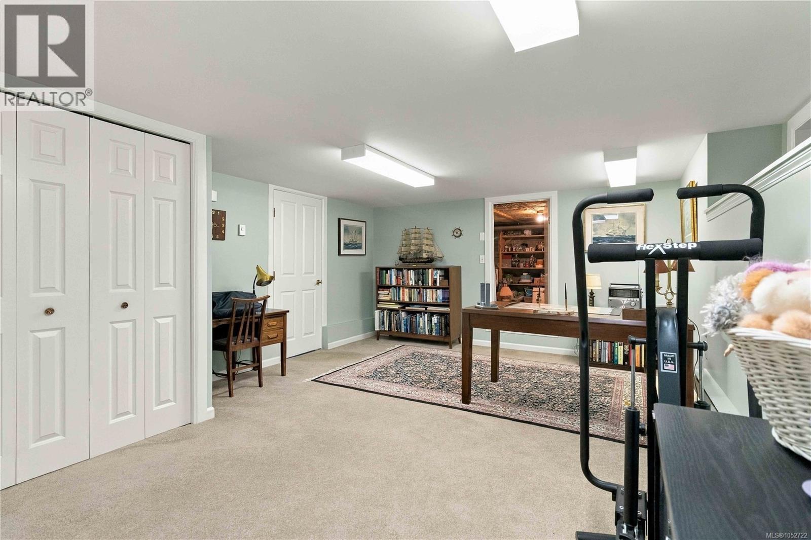 #7 1027 Belmont Ave - 29