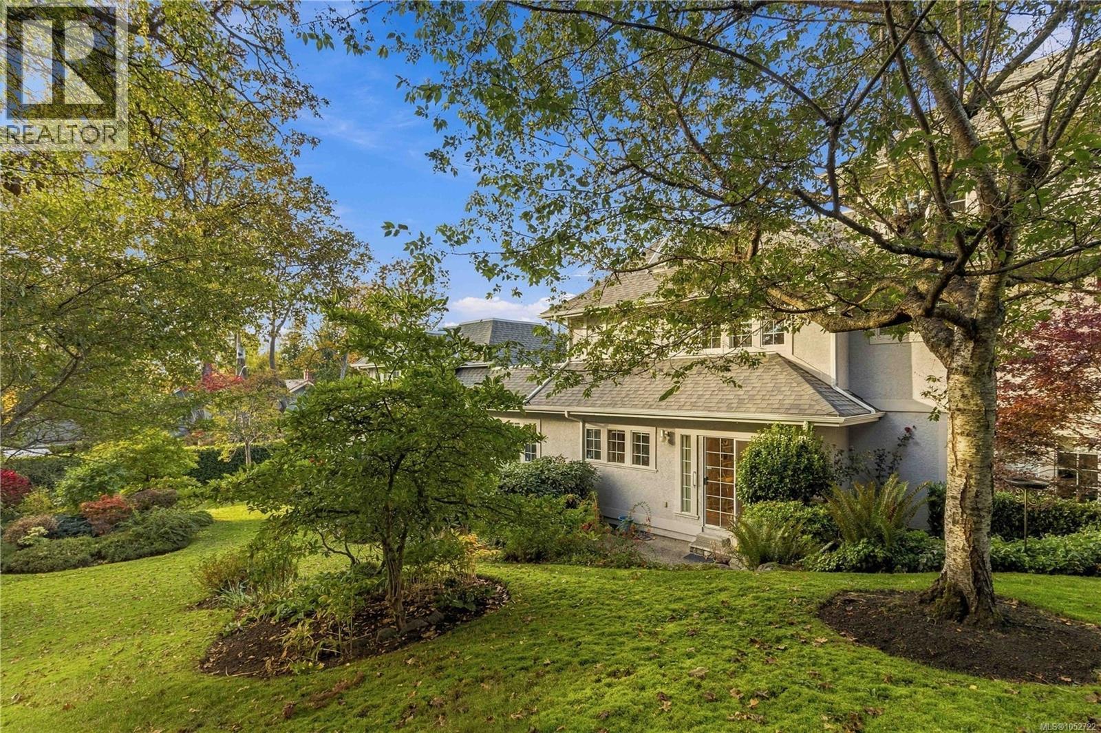 #7 1027 Belmont Ave - 35