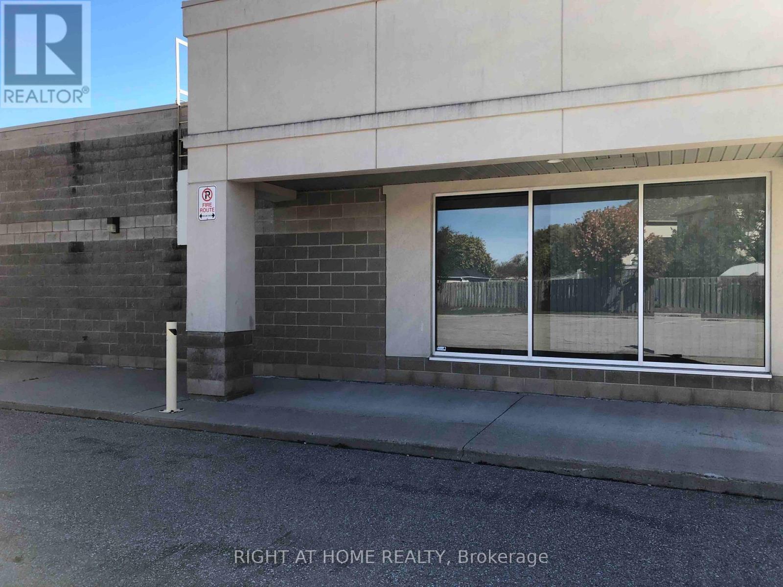 #8-9 - 895 LANGS DRIVE — photo 2