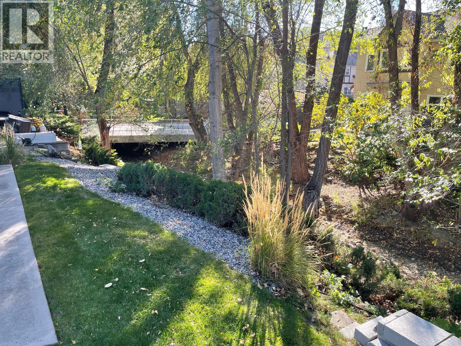 #11 401 Browne Road - 13