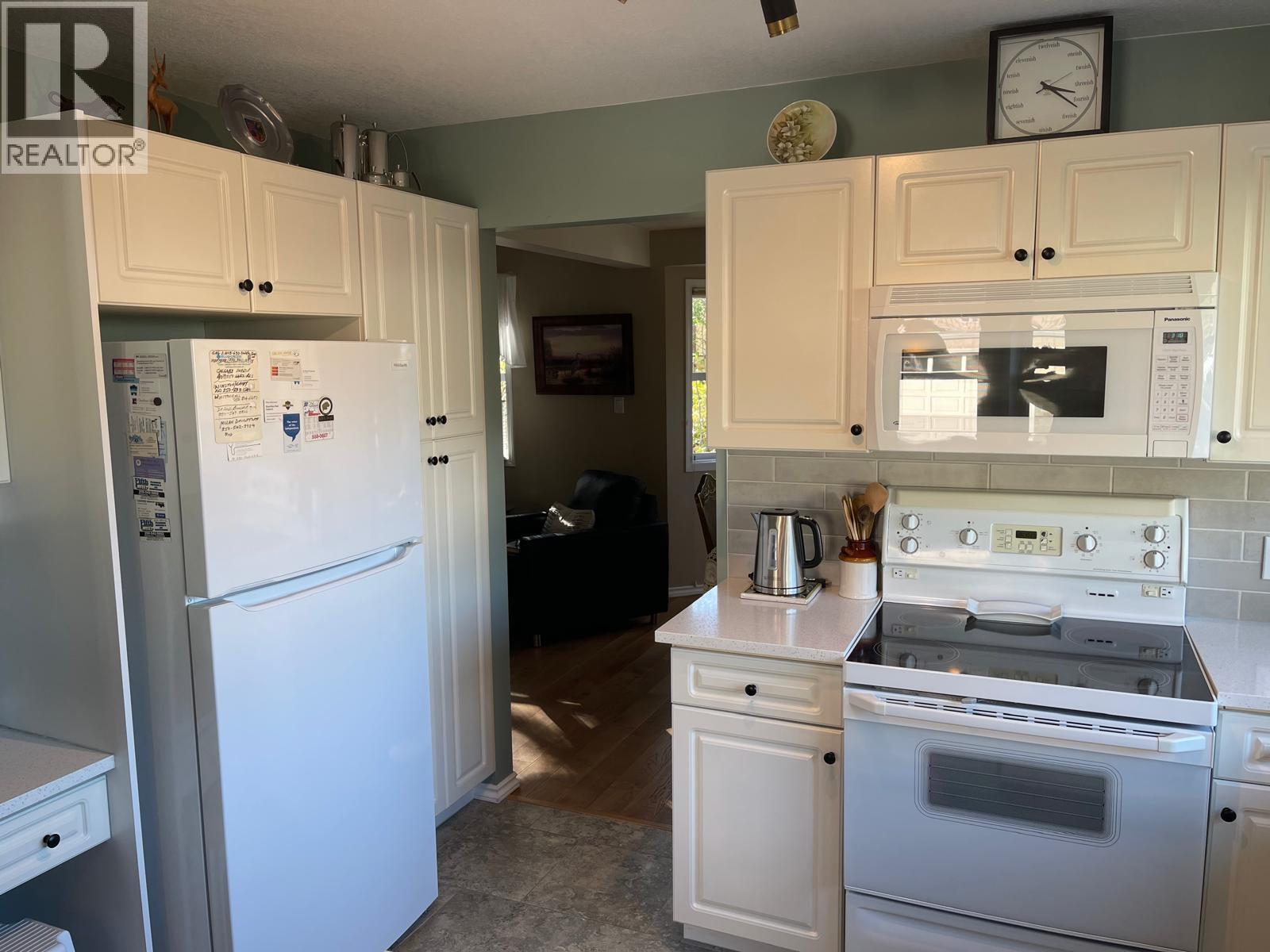 #11 401 Browne Road - 25