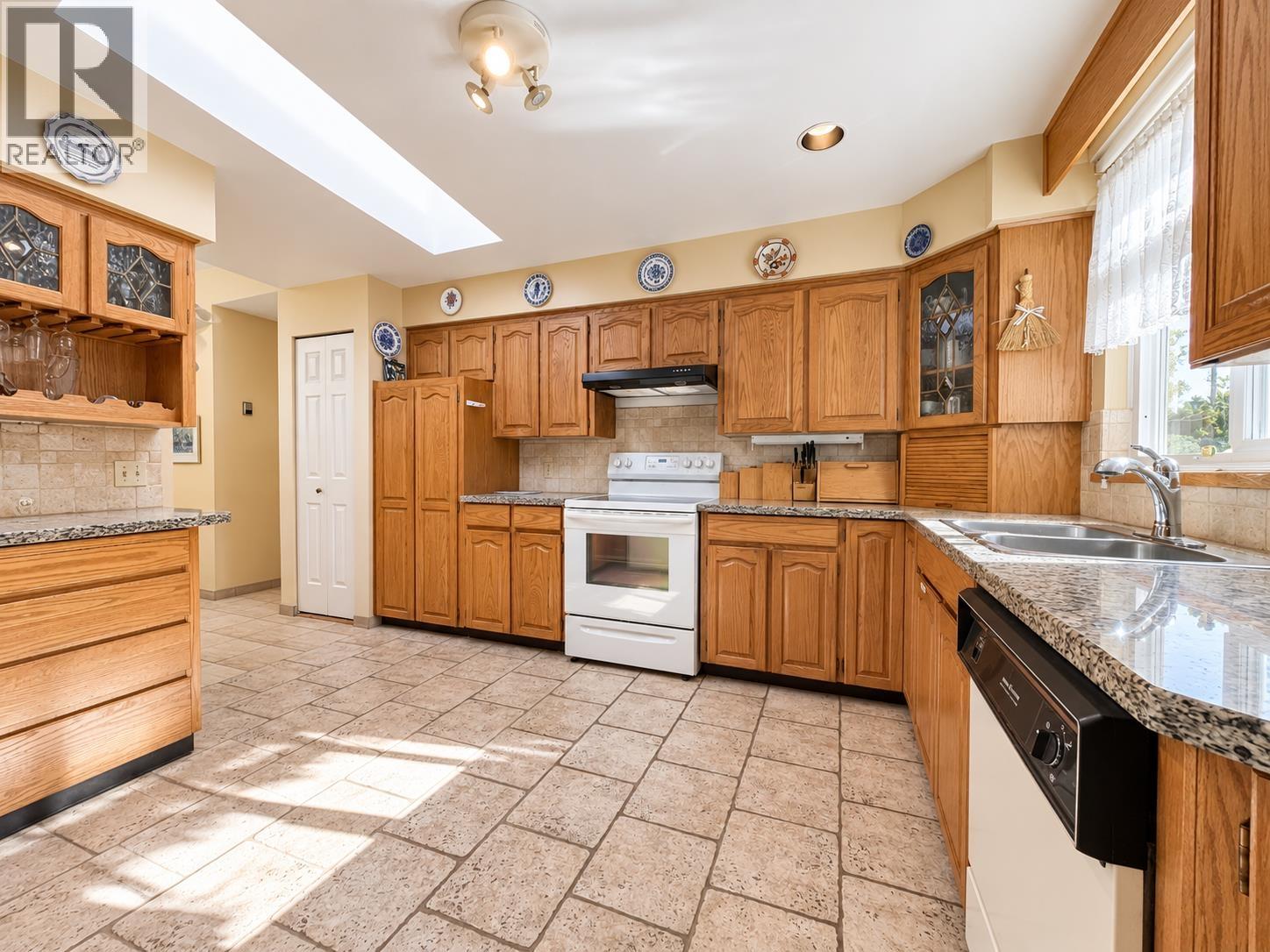 Photo of 1180 DEVONSHIRE CRESCENT 6