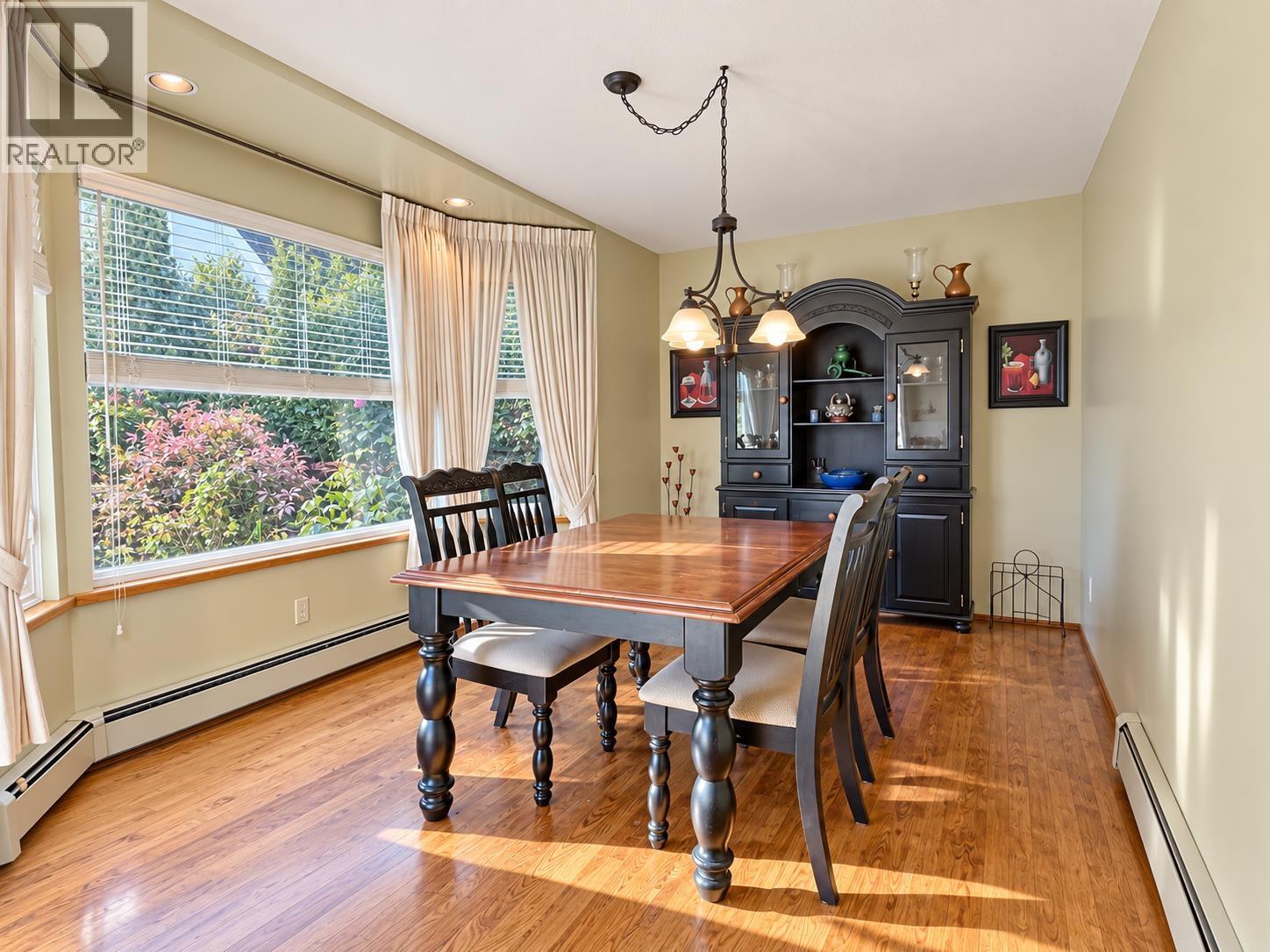 Photo of 1180 DEVONSHIRE CRESCENT 7