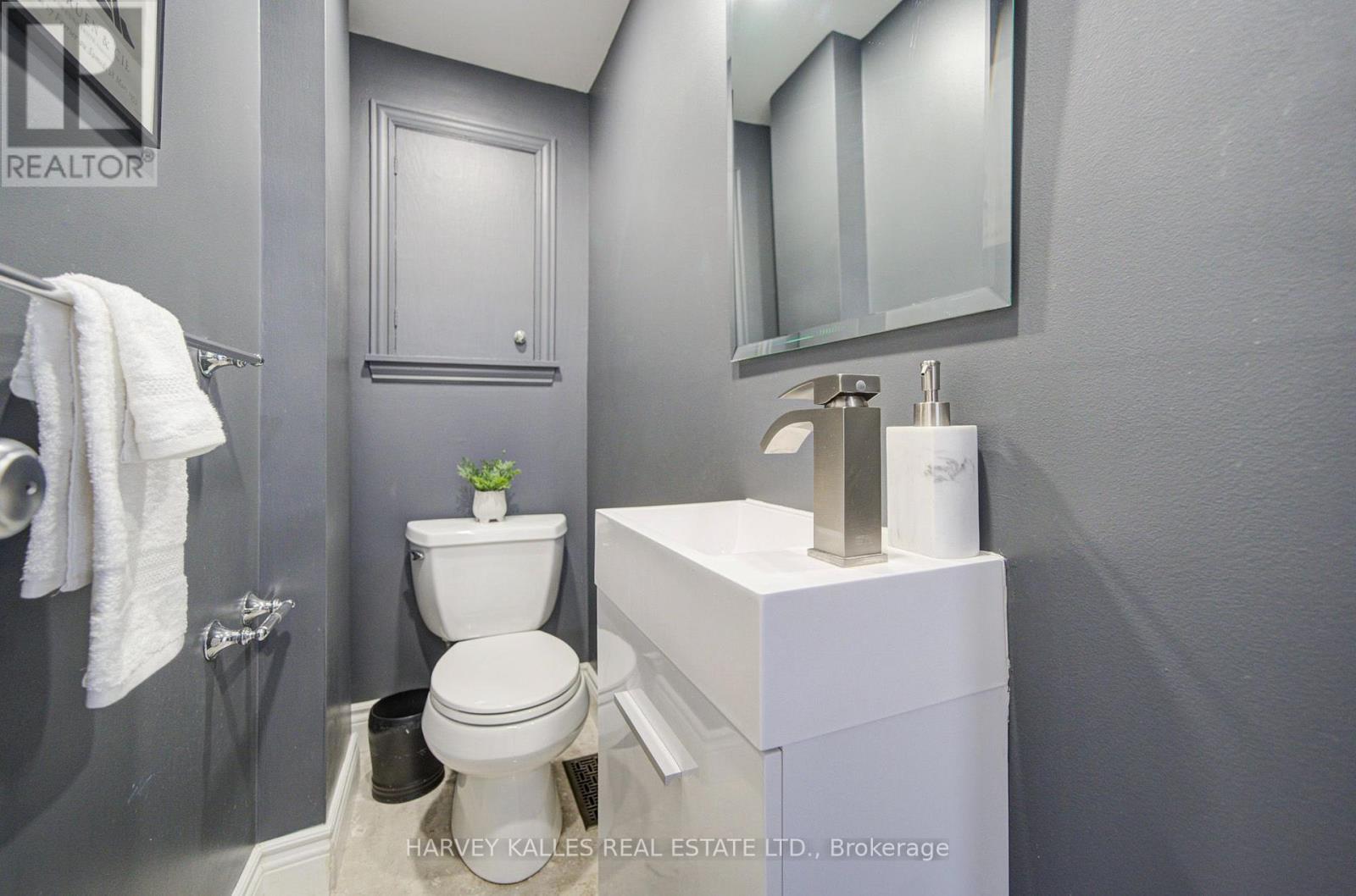 34 Kenwood Avenue, Toronto, ON photo 19