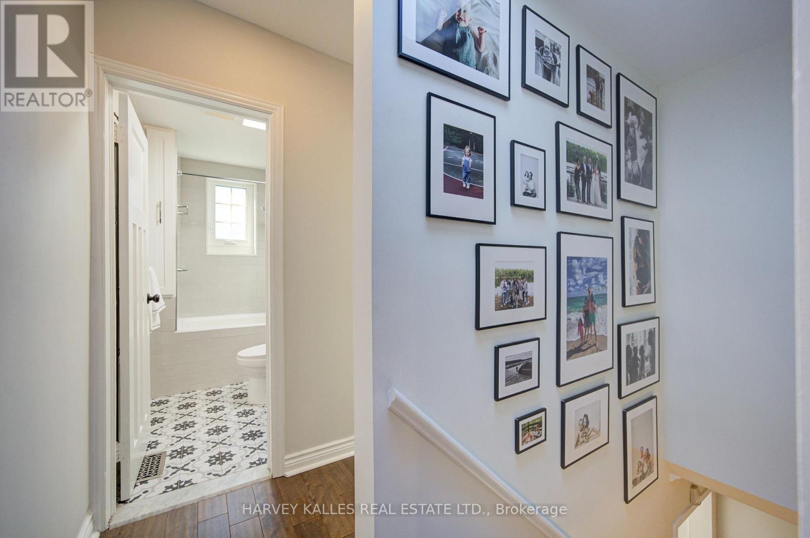 34 Kenwood Avenue, Toronto, ON photo 20