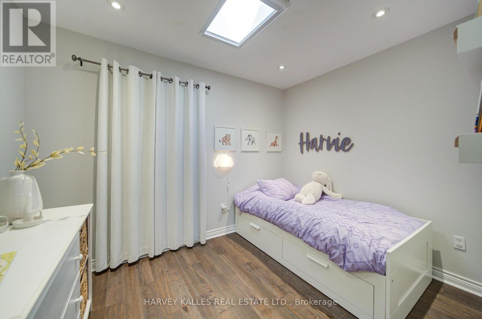 34 Kenwood Avenue, Toronto, ON photo 25