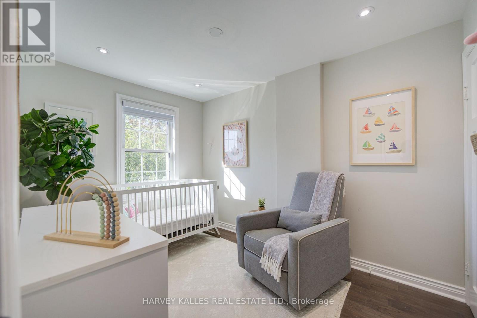 34 Kenwood Avenue, Toronto, ON photo 27