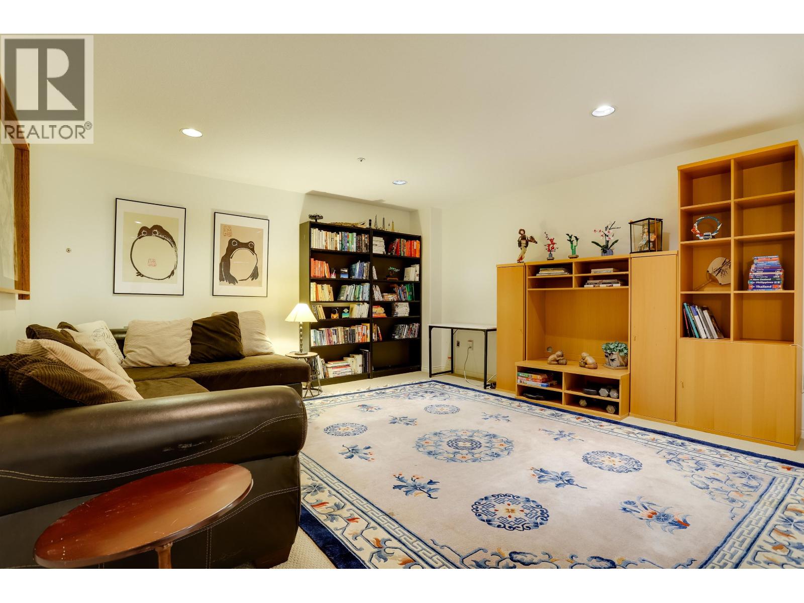 Photo of 24 5650 HAMPTON PLACE 28