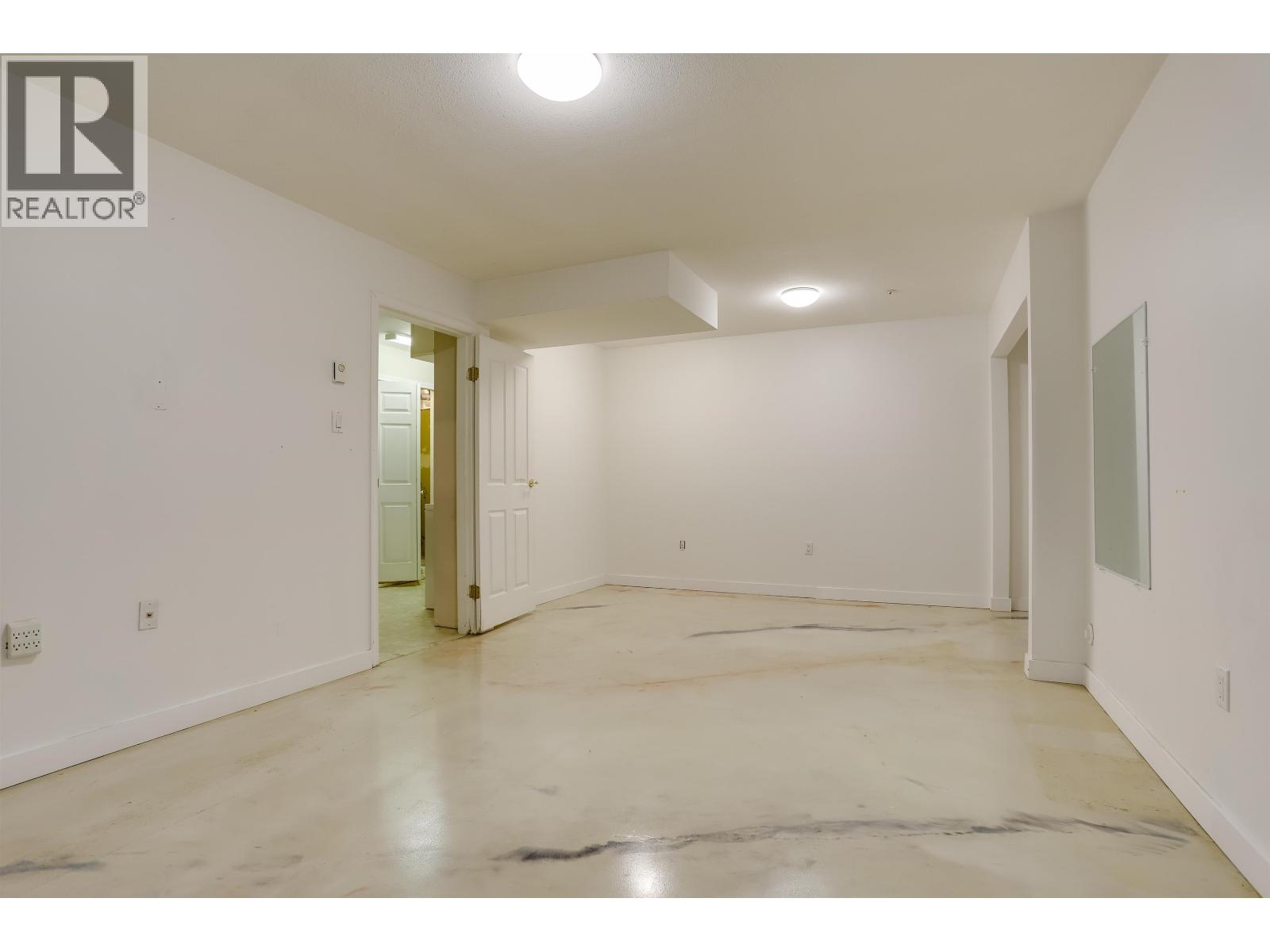 Photo of 24 5650 HAMPTON PLACE 32