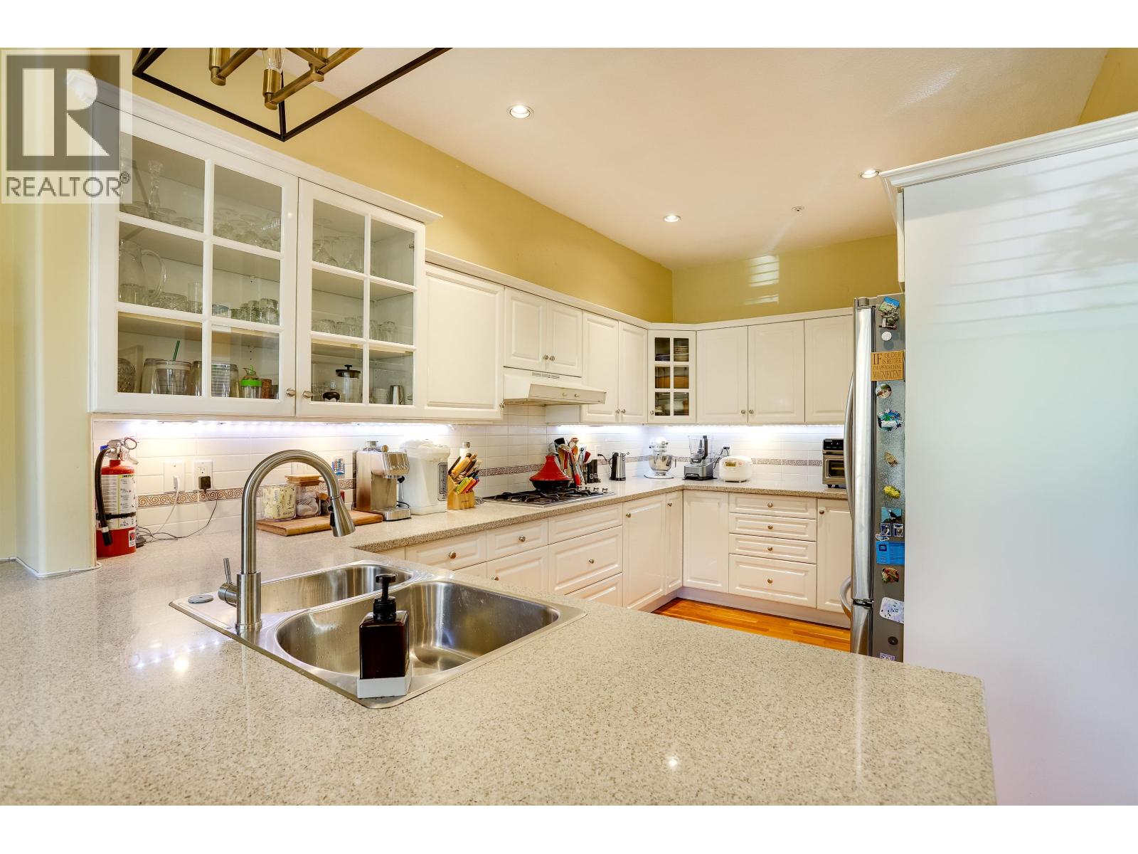 Photo of 24 5650 HAMPTON PLACE 18