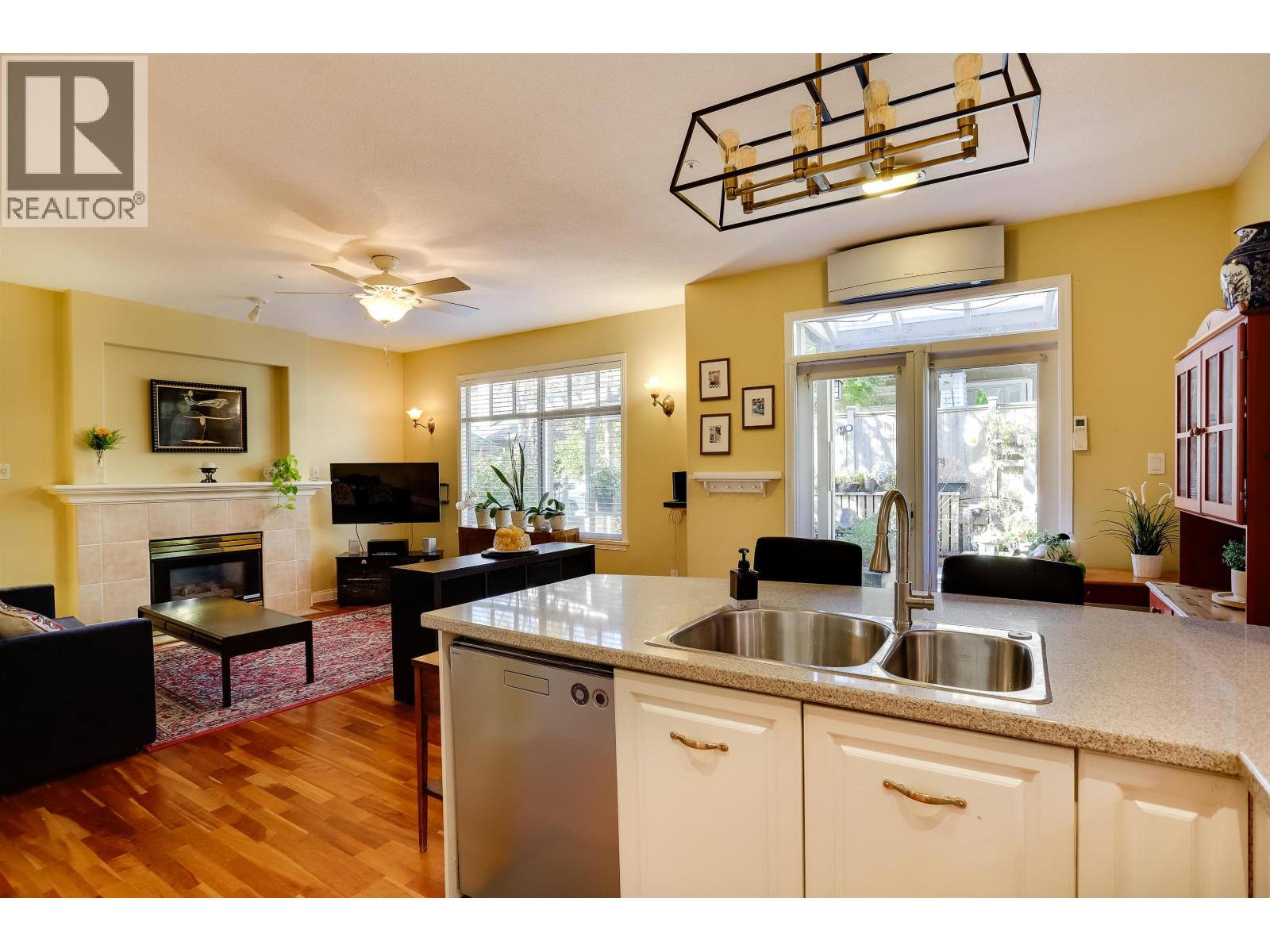 Photo of 24 5650 HAMPTON PLACE 15