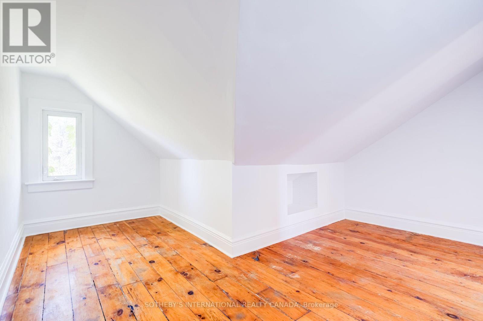 13 Euclid Avenue, Toronto, ON photo 24