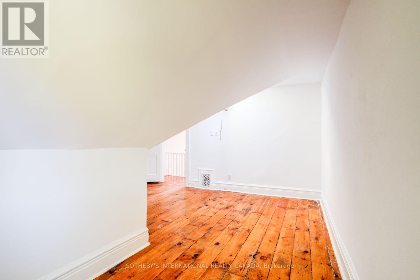 13 Euclid Avenue, Toronto, ON photo 25