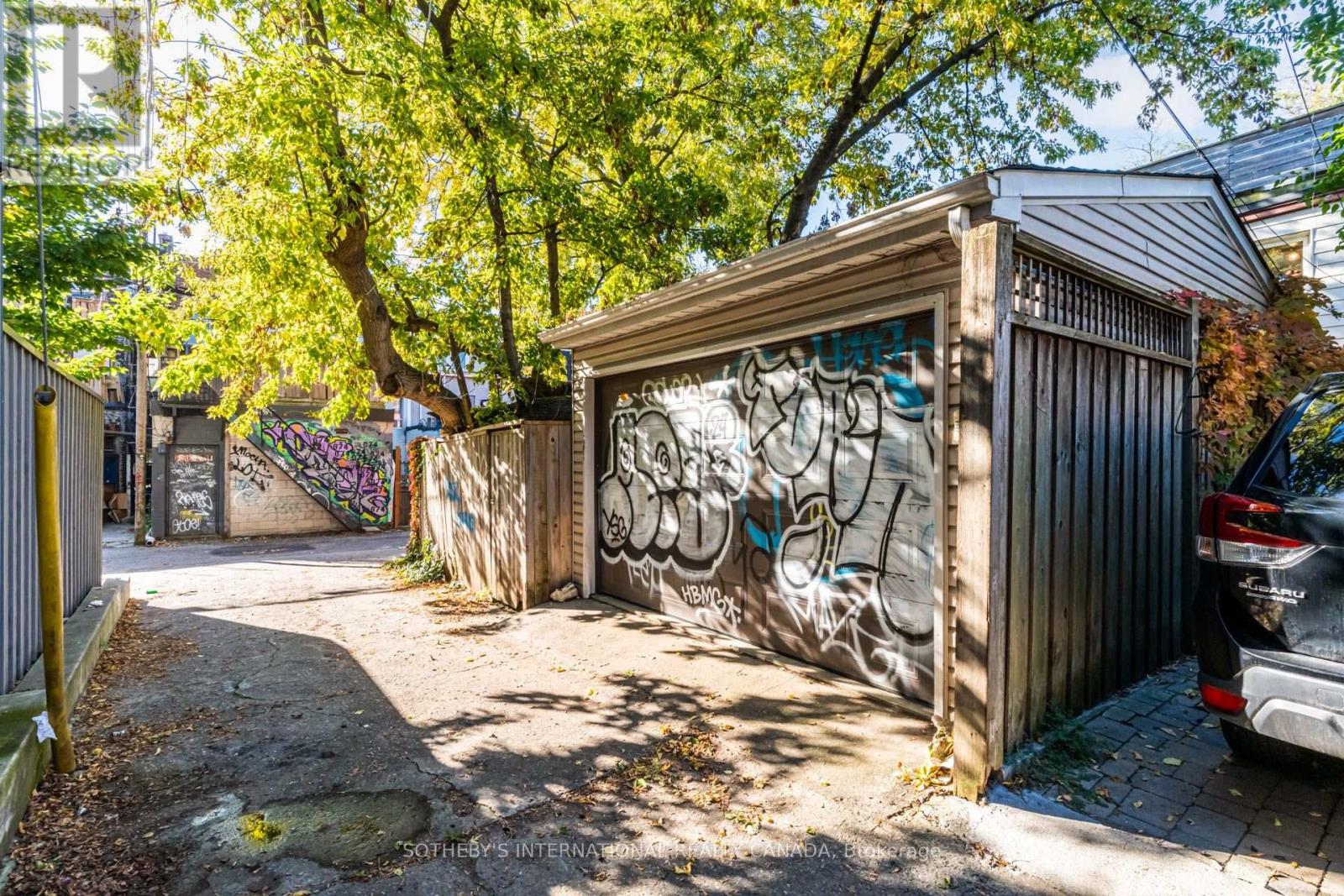 13 Euclid Avenue, Toronto, ON photo 36