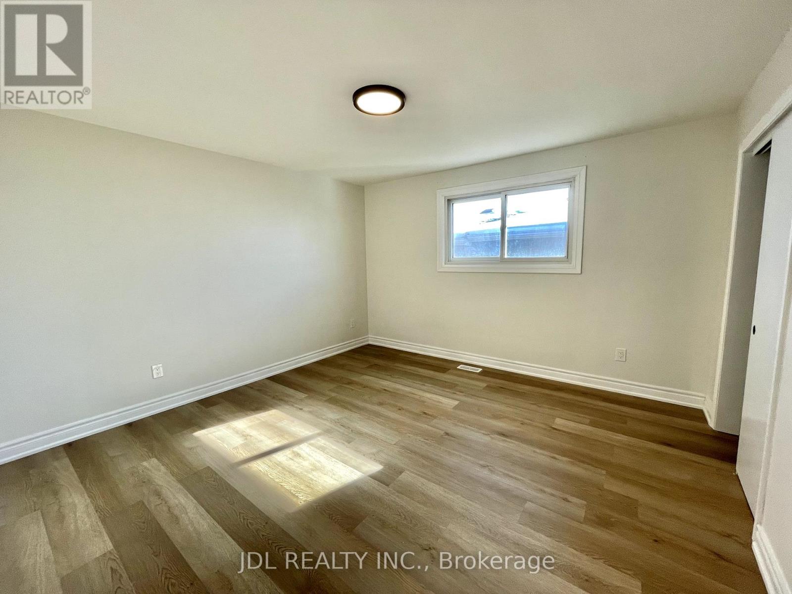 Main- 38 Grandview Street South, Oshawa, ON photo 15