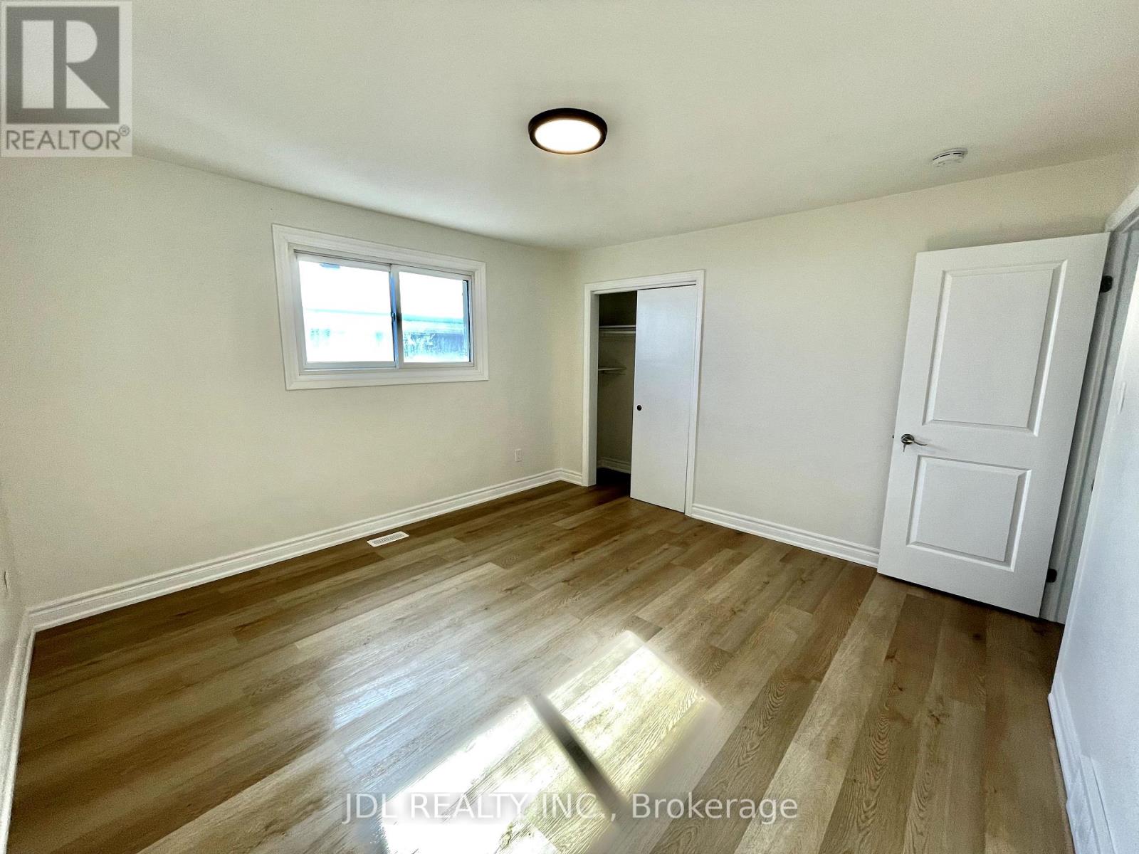Main- 38 Grandview Street South, Oshawa, ON photo 16