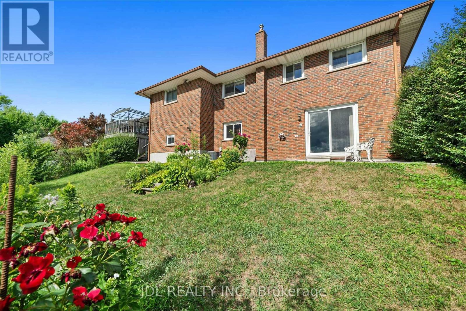Main- 38 Grandview Street South, Oshawa, ON photo 24