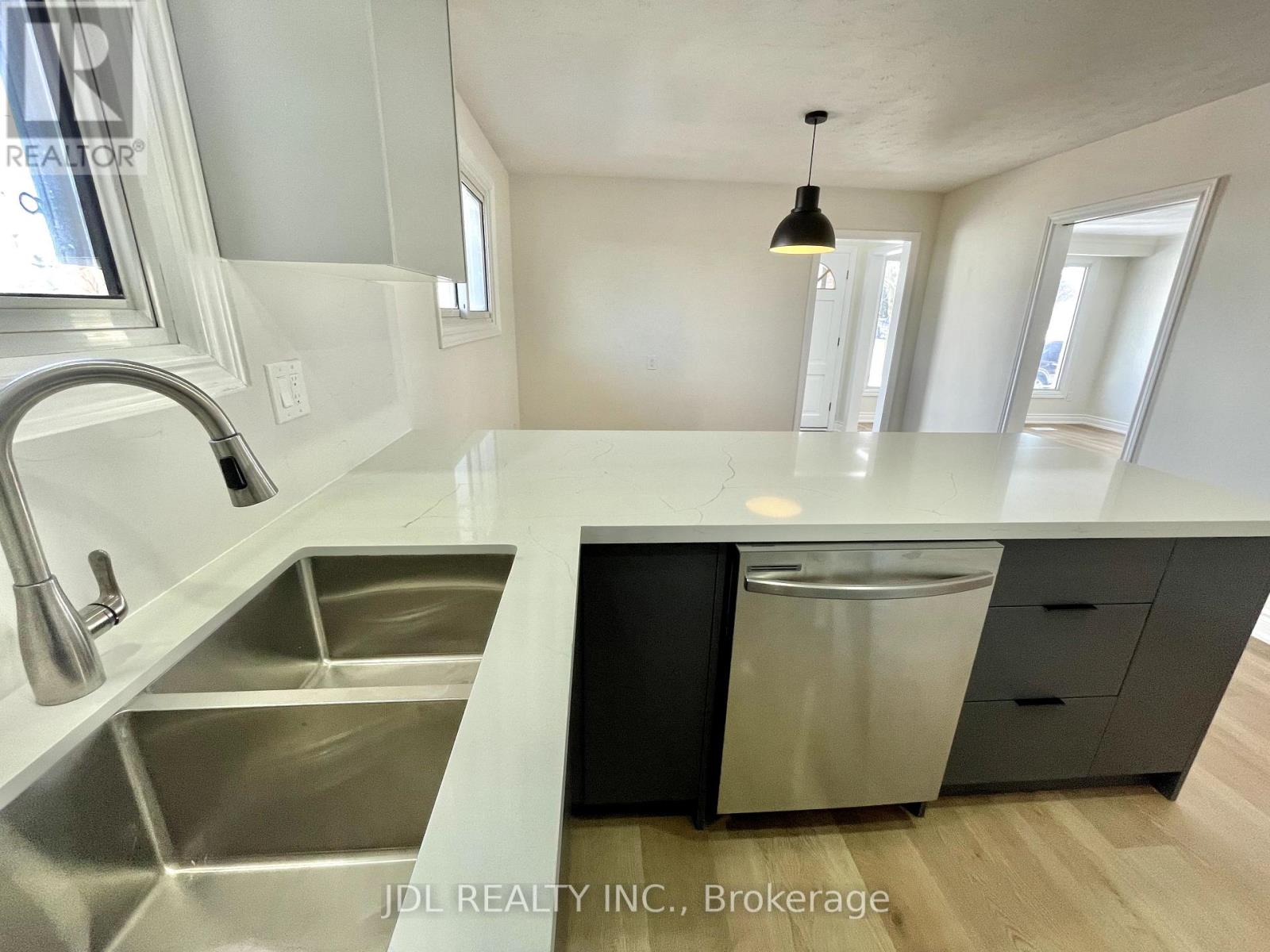 MAIN - 38 GRANDVIEW STREET S, Oshawa (Donevan) — photo 9