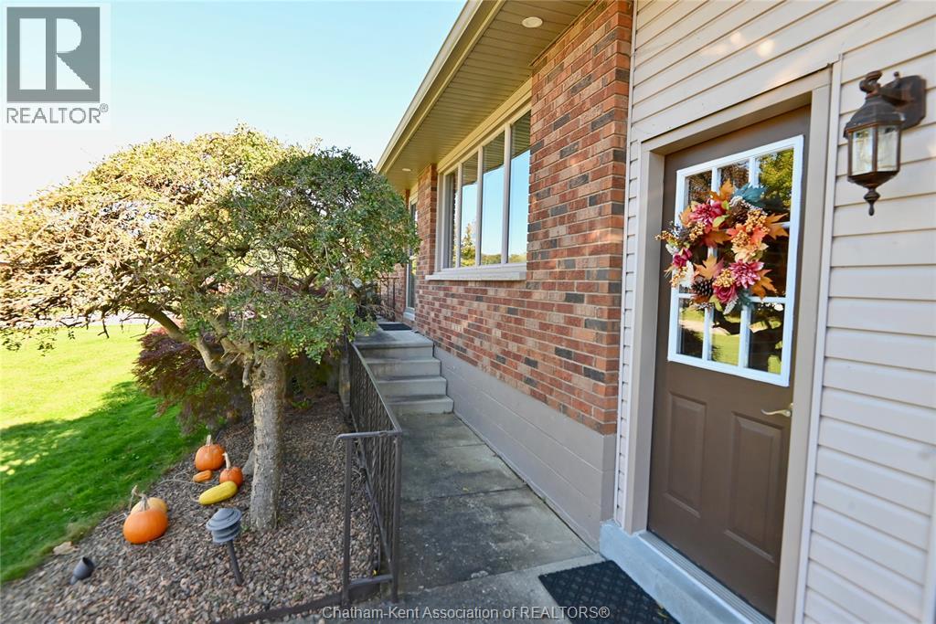 15 HILLSDALE AVENUE, Ridgetown — photo 2