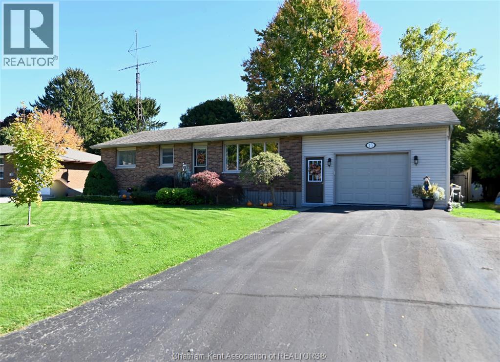 15 HILLSDALE AVENUE, Ridgetown