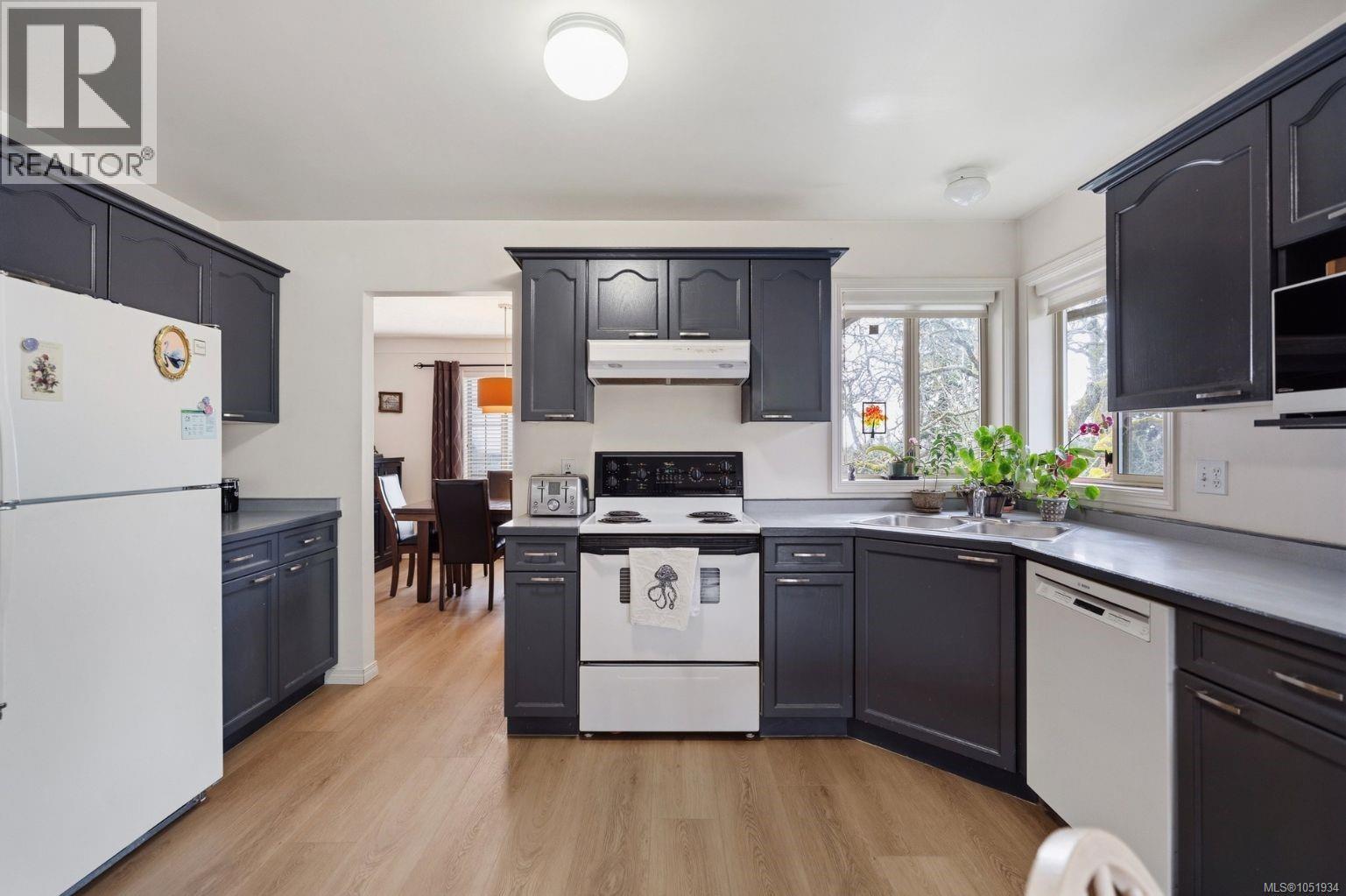  1280 Oakmount Road, Saanich