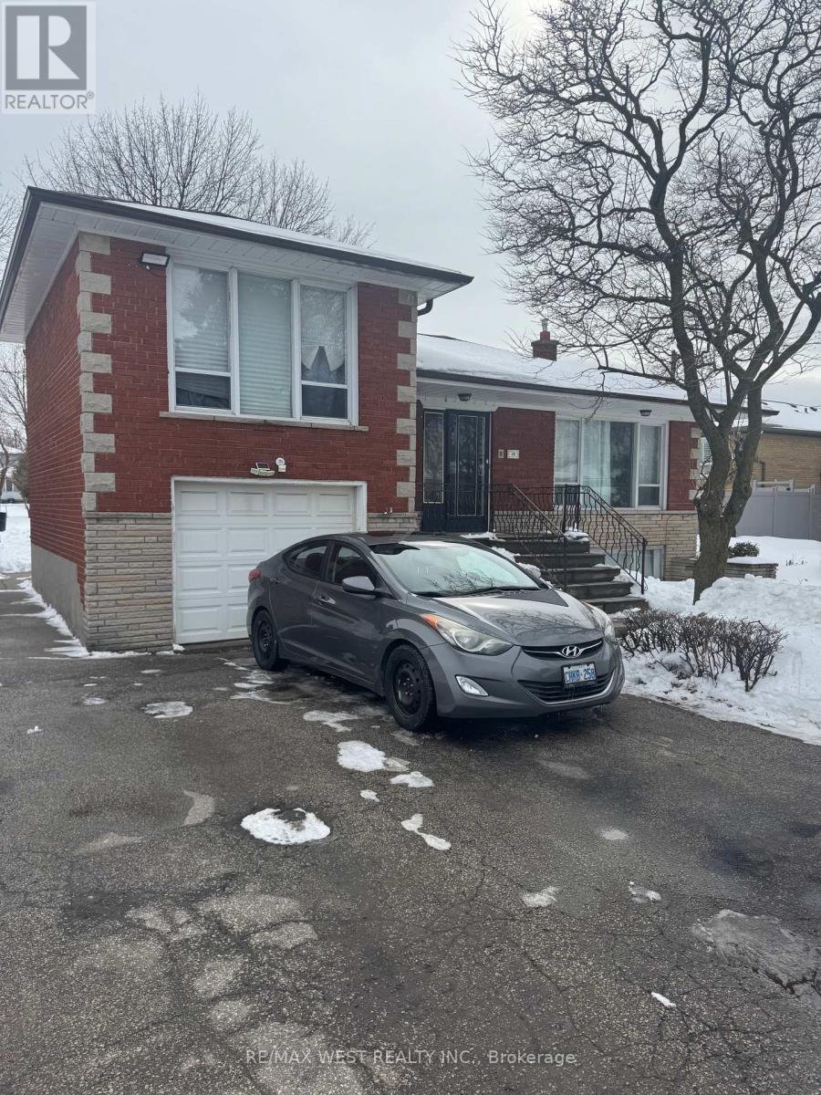 B2 - 35 LILYWOOD ROAD, Toronto (Yorkdale-Glen Park)