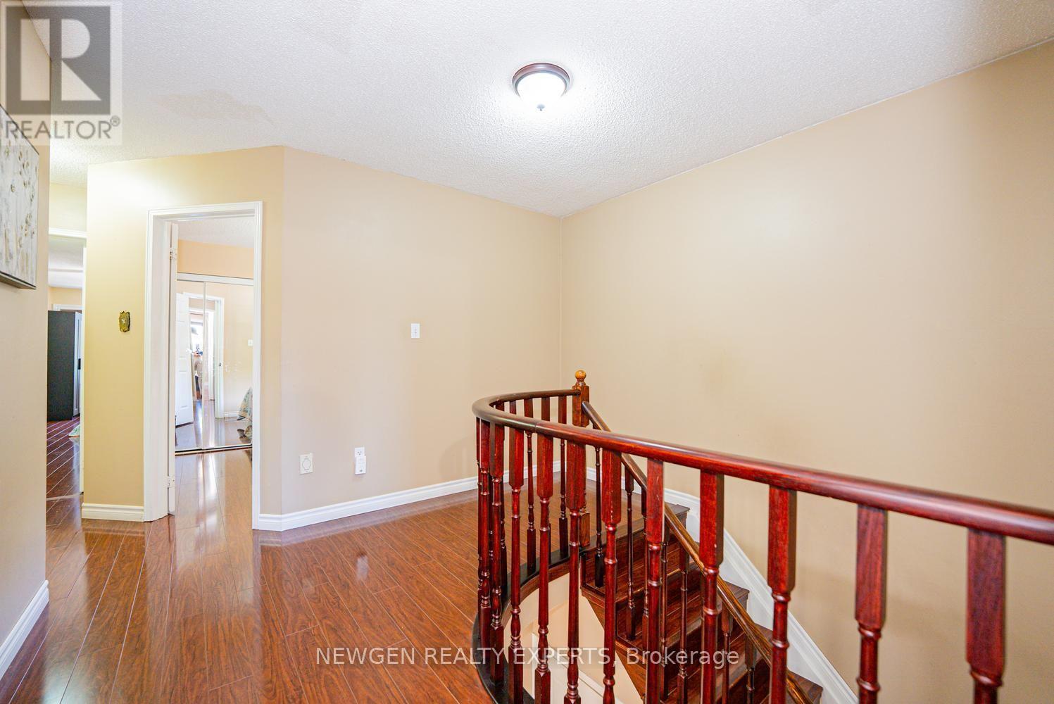 42 MCCLEAVE CRESCENT - 27