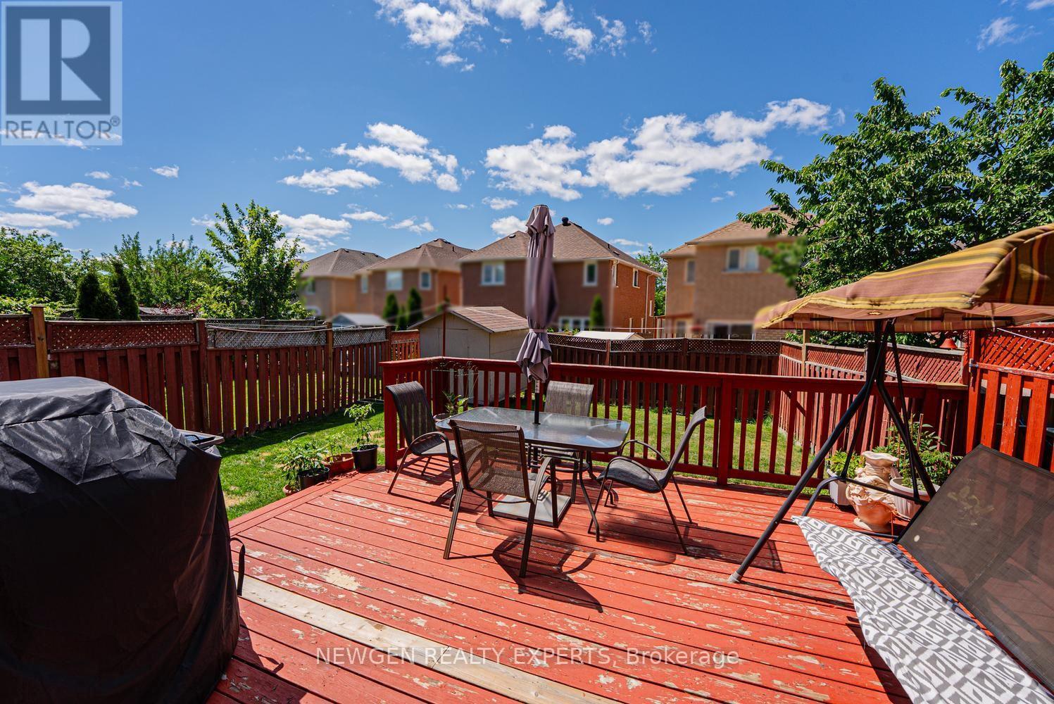 42 MCCLEAVE CRESCENT - 45
