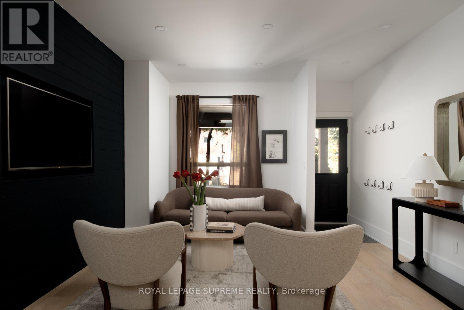 251 Crawford Street, Toronto, ON photo 2