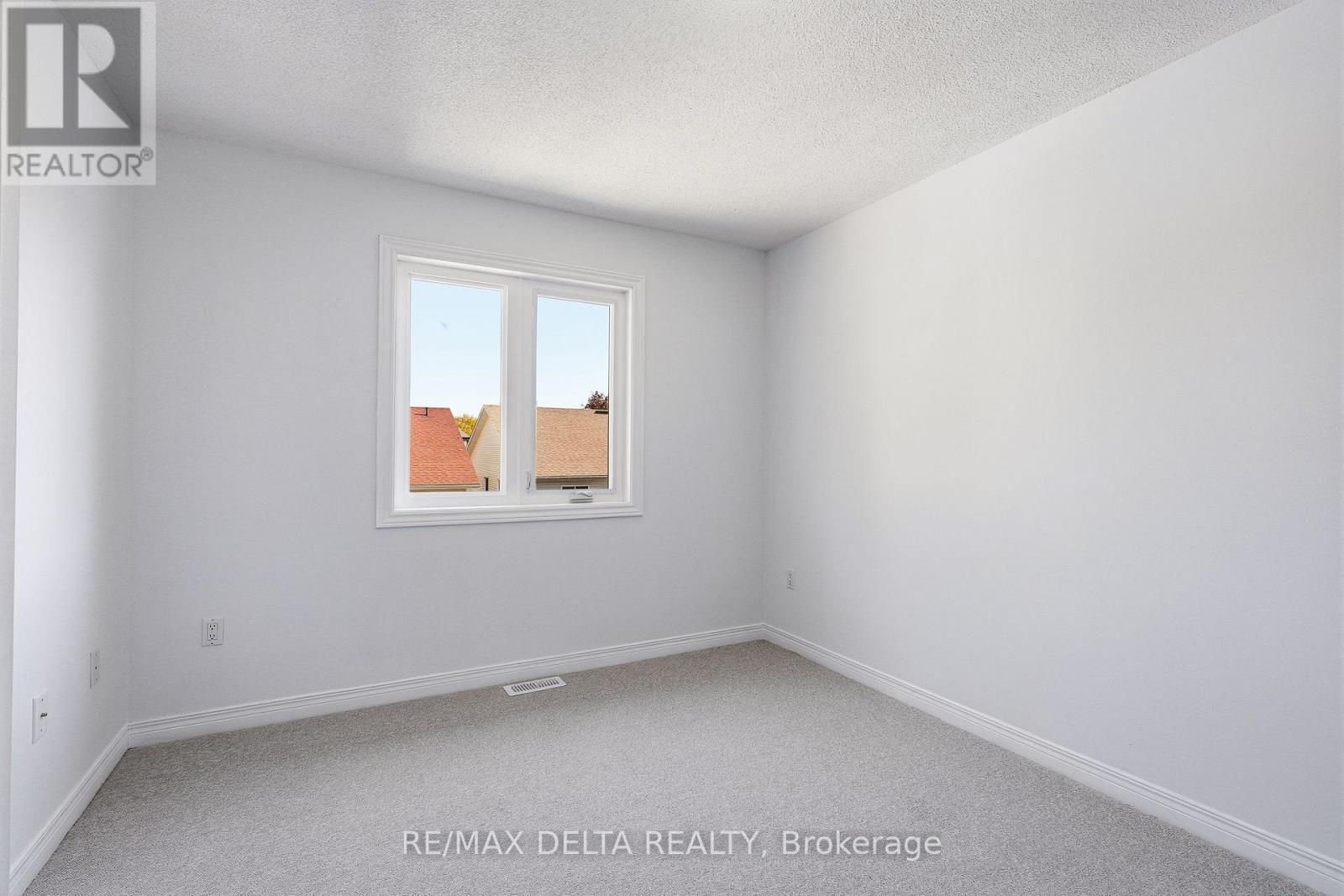 202 SANDRA CRESCENT - 21