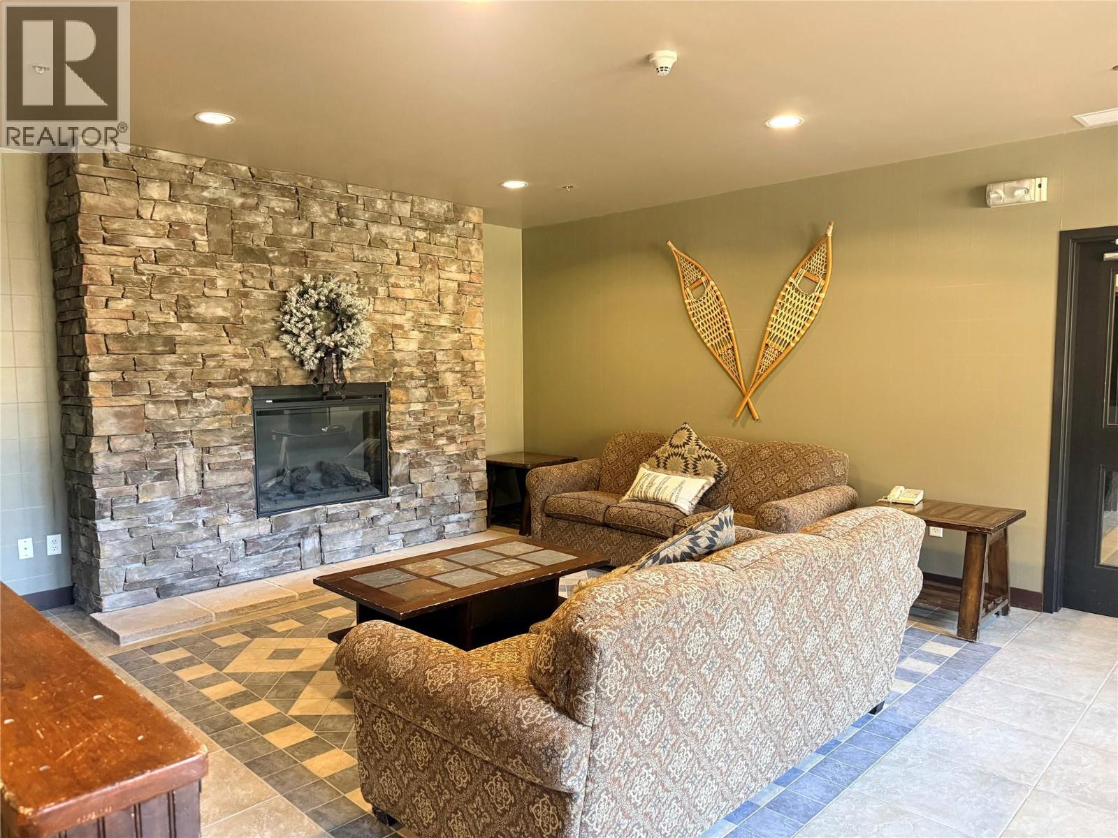 #306 2070 Summit Drive - 22