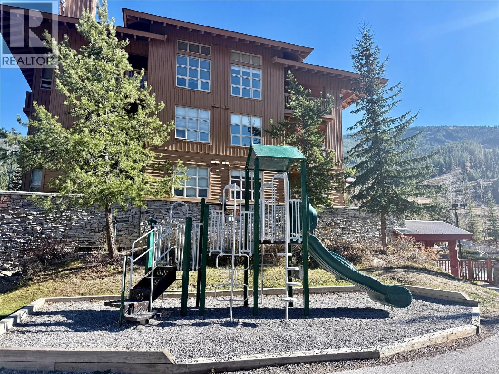 #306 2070 Summit Drive - 20