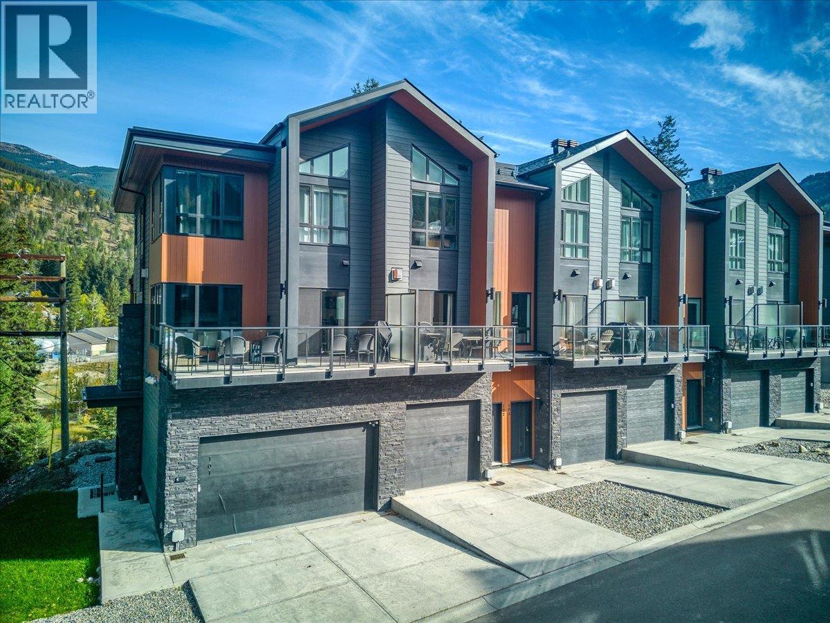 #102 2116 Panorama Drive - 1
