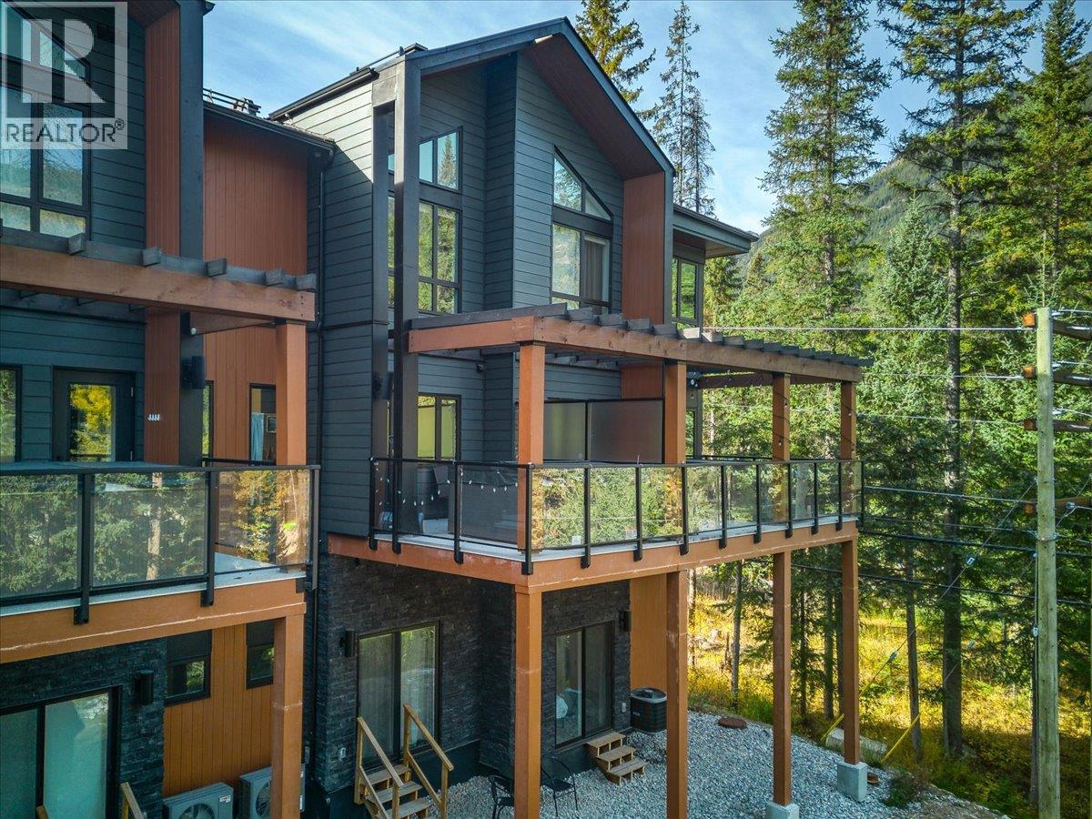 #102 2116 Panorama Drive - 10