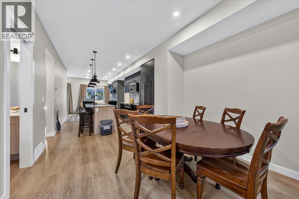 #102 2116 Panorama Drive - 16